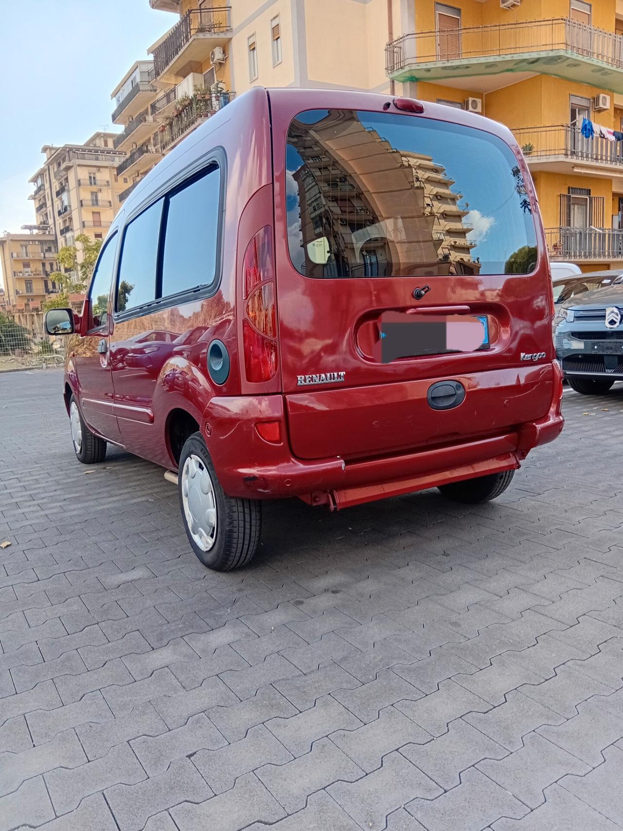 Renault Kangoo ALLESTIMENTO TRASPORTO DISABILI