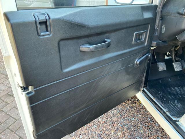 LAND ROVER Defender 90 2.5 Td5 3 posti