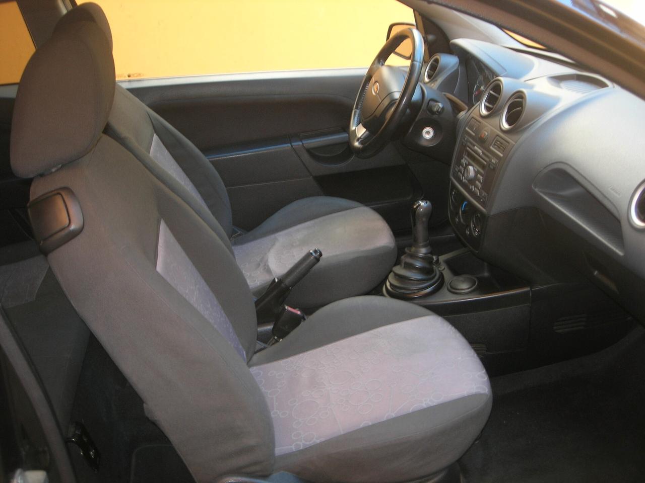 Ford Fiesta 1.2 16V 3p. Clever