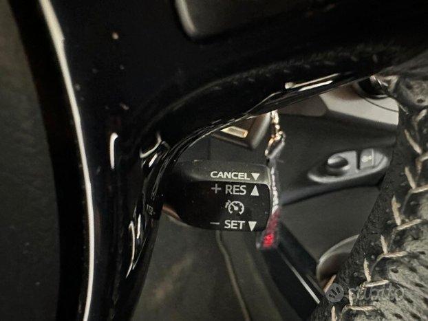 TOYOTA Yaris 3 serie Yaris 1.0 5 porte Trend ...