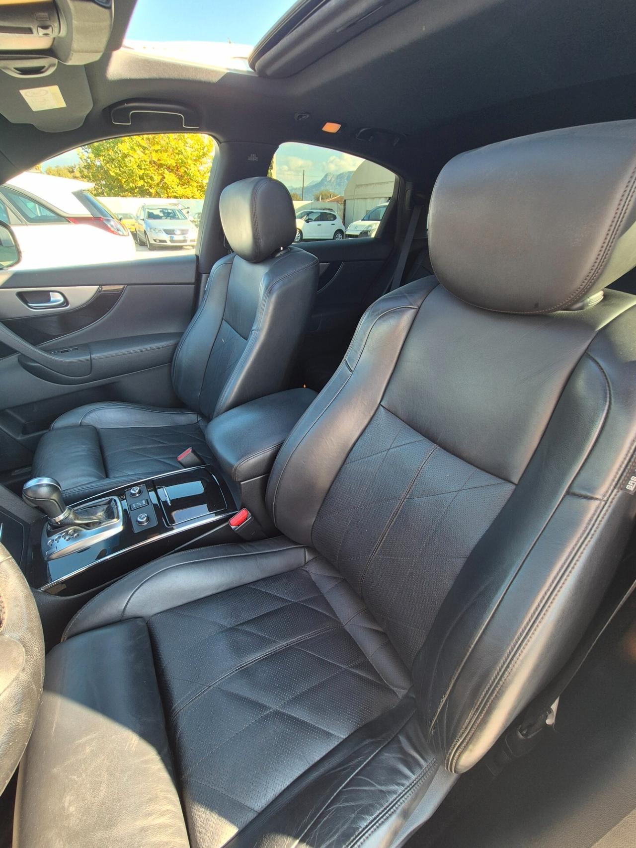 Infiniti QX70 3.0 diesel V6 AT S Premium