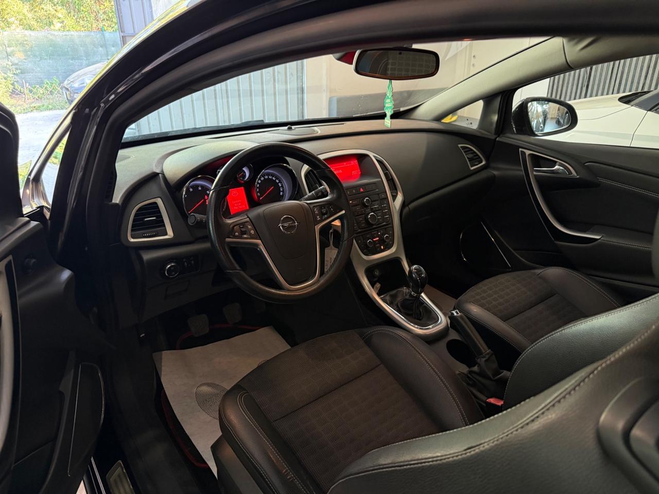 Opel Astra GTC 1.7 DIESEL NEOPATENTATI