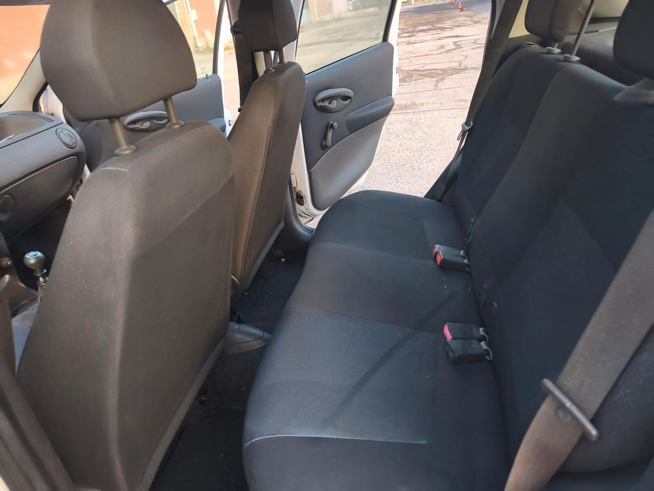 Fiat Punto 2007---1.2 Benzina Neopatentati