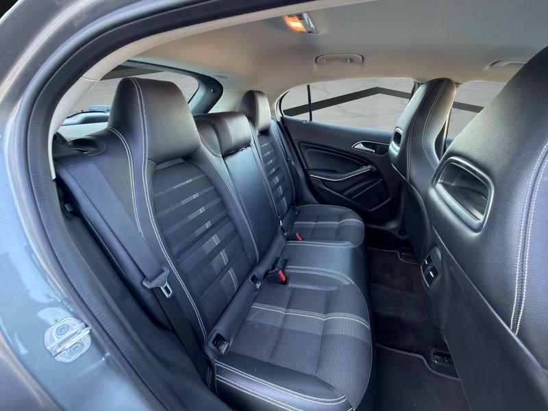 Mercedes-Benz GLA GLA 200d Sport 4matic