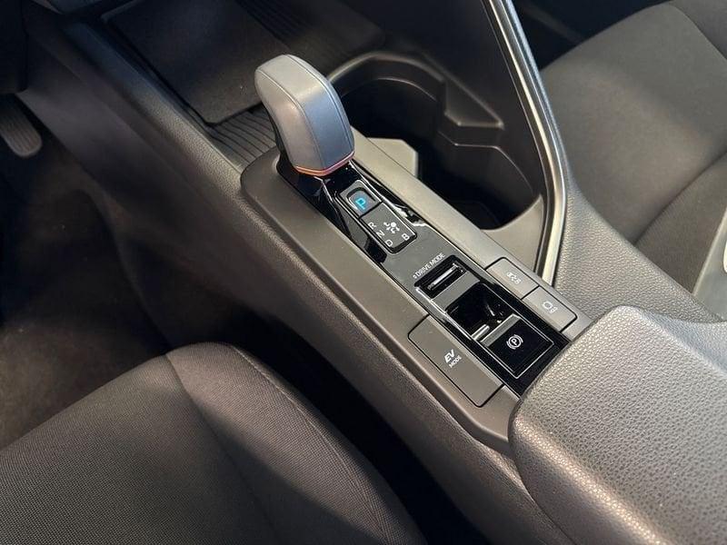 Toyota C-HR (2023-->) 2.0 HV AWD Trend