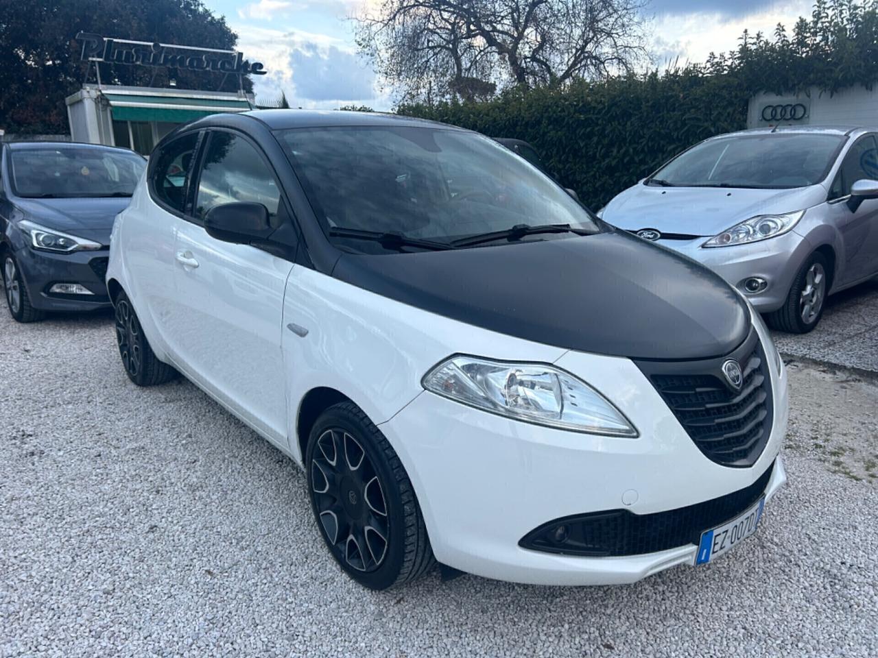 Lancia Ypsilon Momo Design 69 cv s