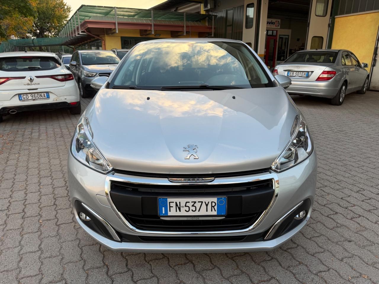 Peugeot 208 PureTech 82 5 porte Allure