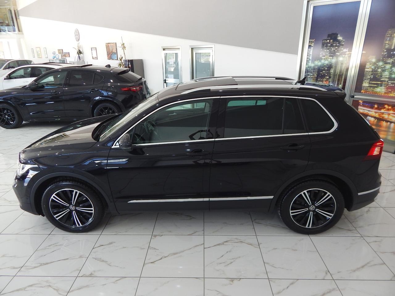 Volkswagen Tiguan 2.0 TDI Elegance 150cv DSG TETTO-NAVI-RADAR-PARK-LED