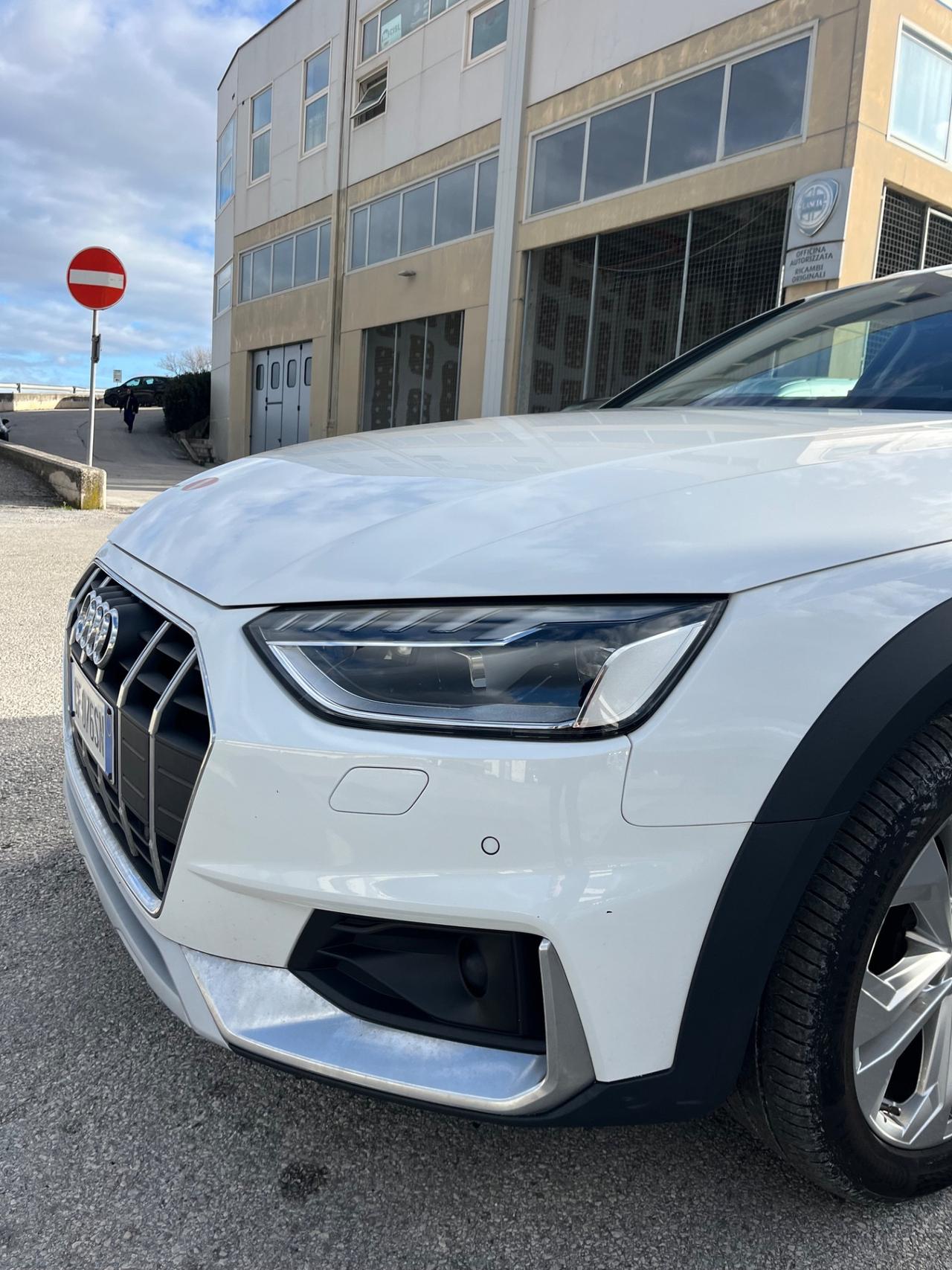 Audi A4 allroad 40 TDI 204 CV S tronic Identity Contrast