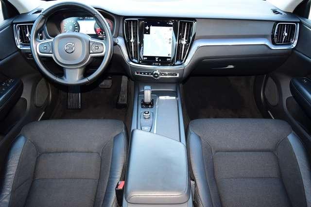 Volvo V60 2.0 B4 Mhev Geartronic 197 cv Momentum Business