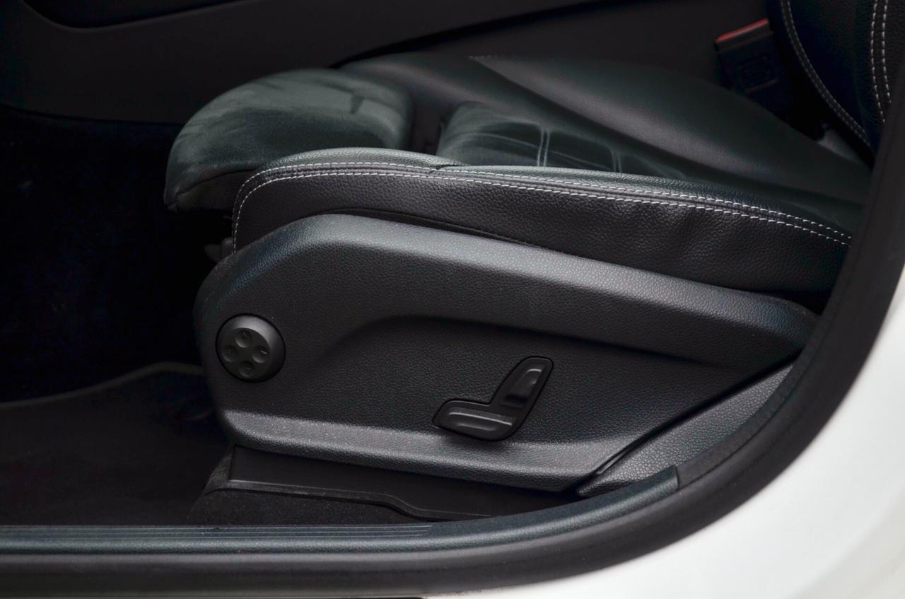 MERCEDES-BENZ GLC COUPE 200d PREMIUM 4MATIC 163cv AUTO, IVA ESPOSTA, UNICO UTILIZZATORE, SERVICE MERCEDES, TETTO, SOSPENSIONI PNEUMATICHE, NAVI, RETROCAMERA, PERMUTE