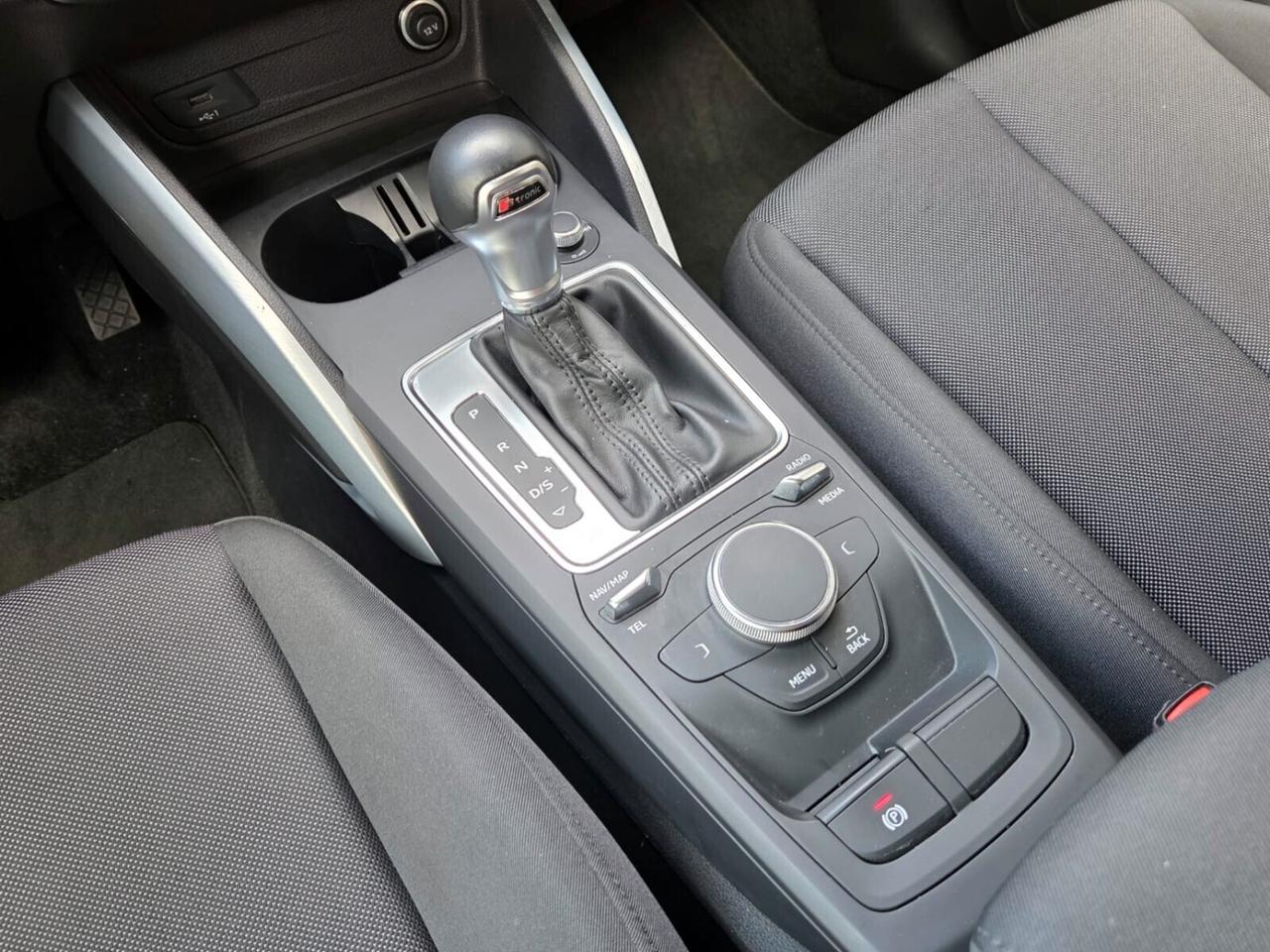Audi Q2 35 TDI S tronic Business