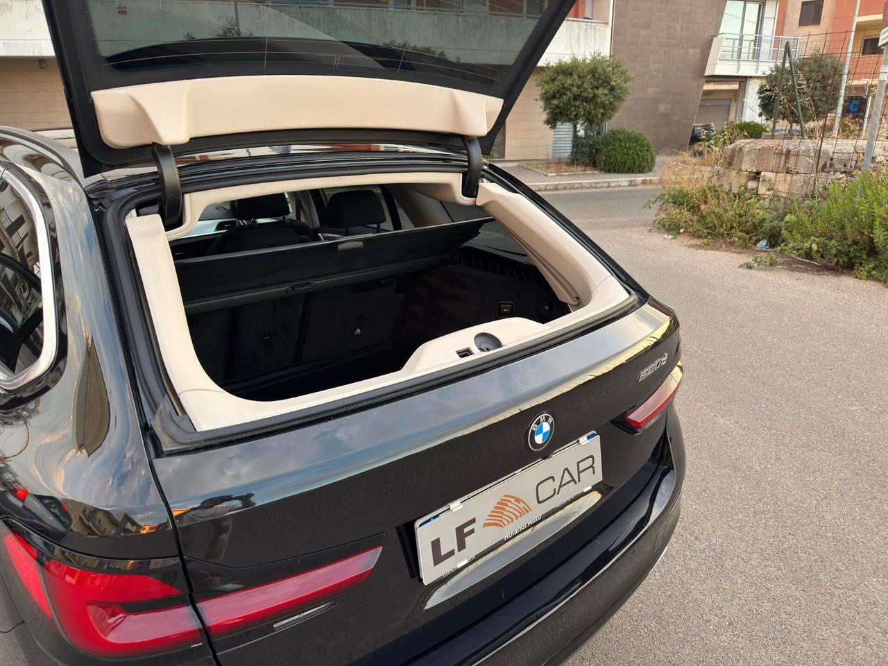 Bmw 520 520d 190 cv Touring Business automatica MHEV