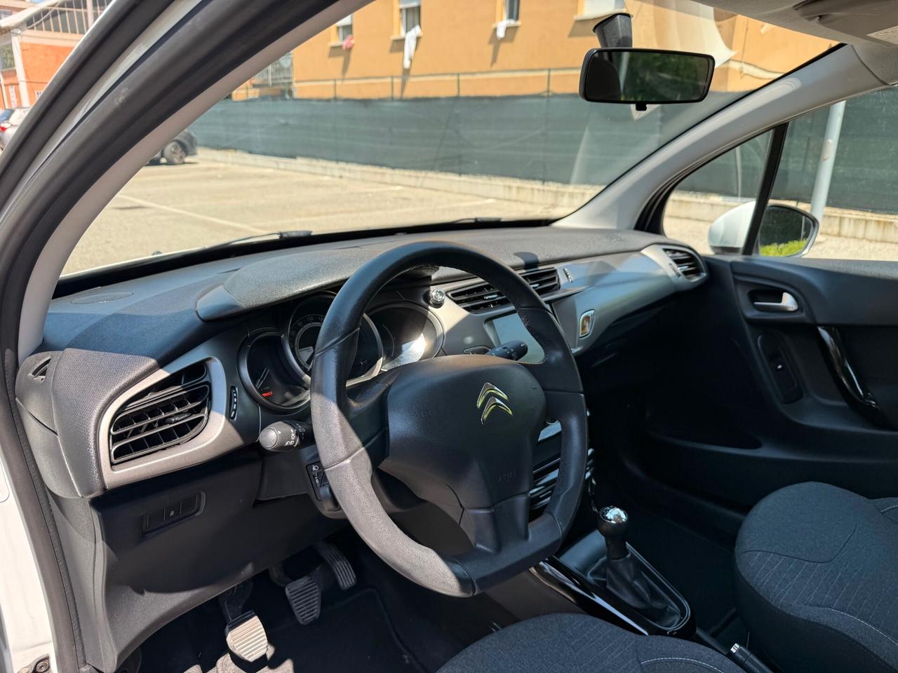 Citroen C3 1.2 - NEOPATENTATI - 12 MESI DI GARANZIA -