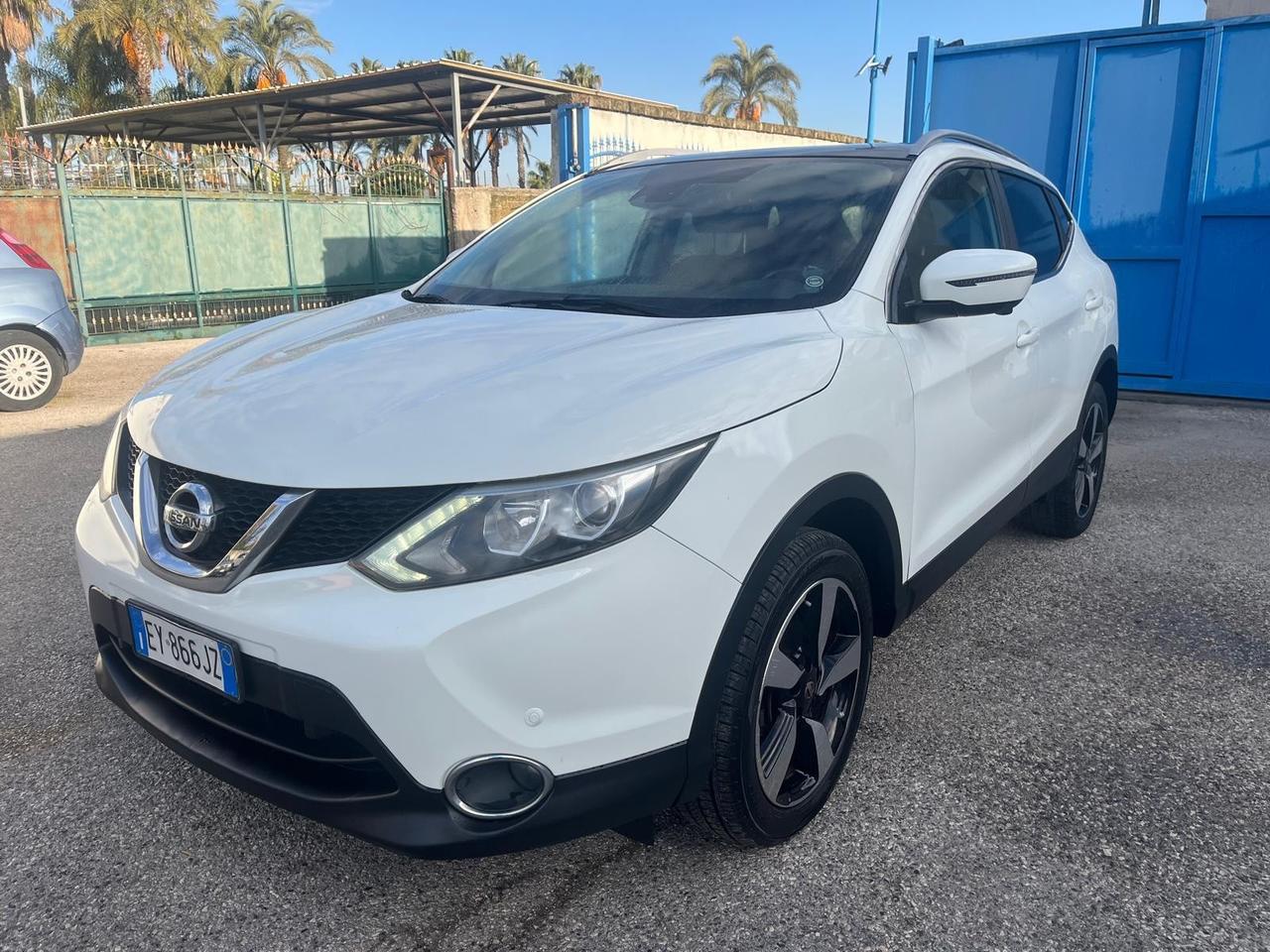 Nissan qashqai n-tec-1.6 dci-full -2015