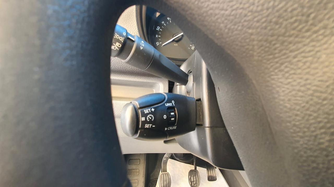 Peugeot Expert BlueHDi 100 S&S PC-TN Combi Compact