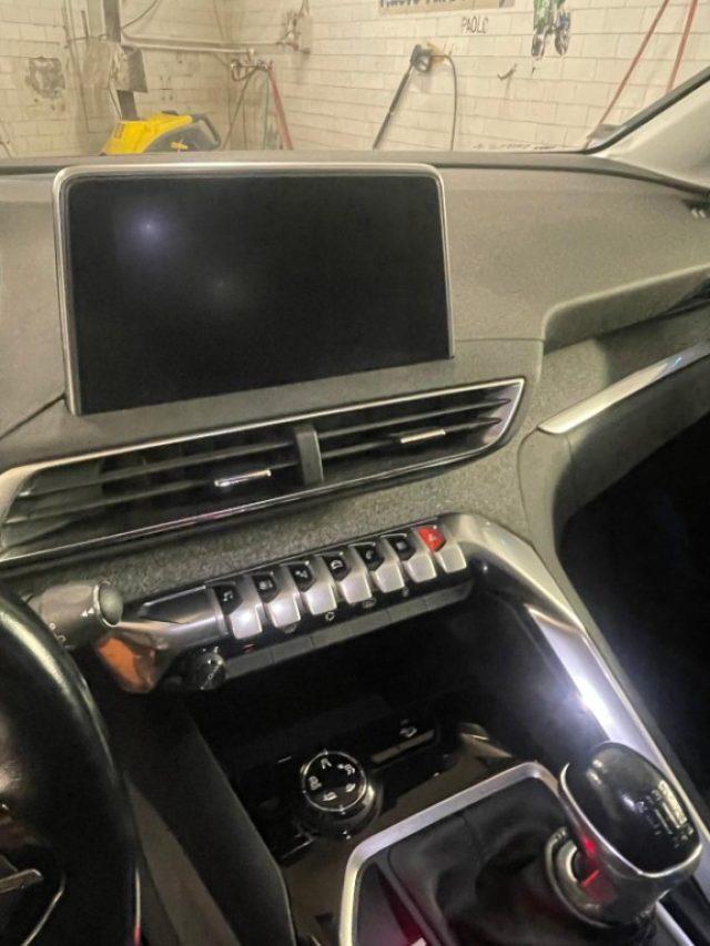 PEUGEOT 5008 BlueHDi 130 S&S Allure