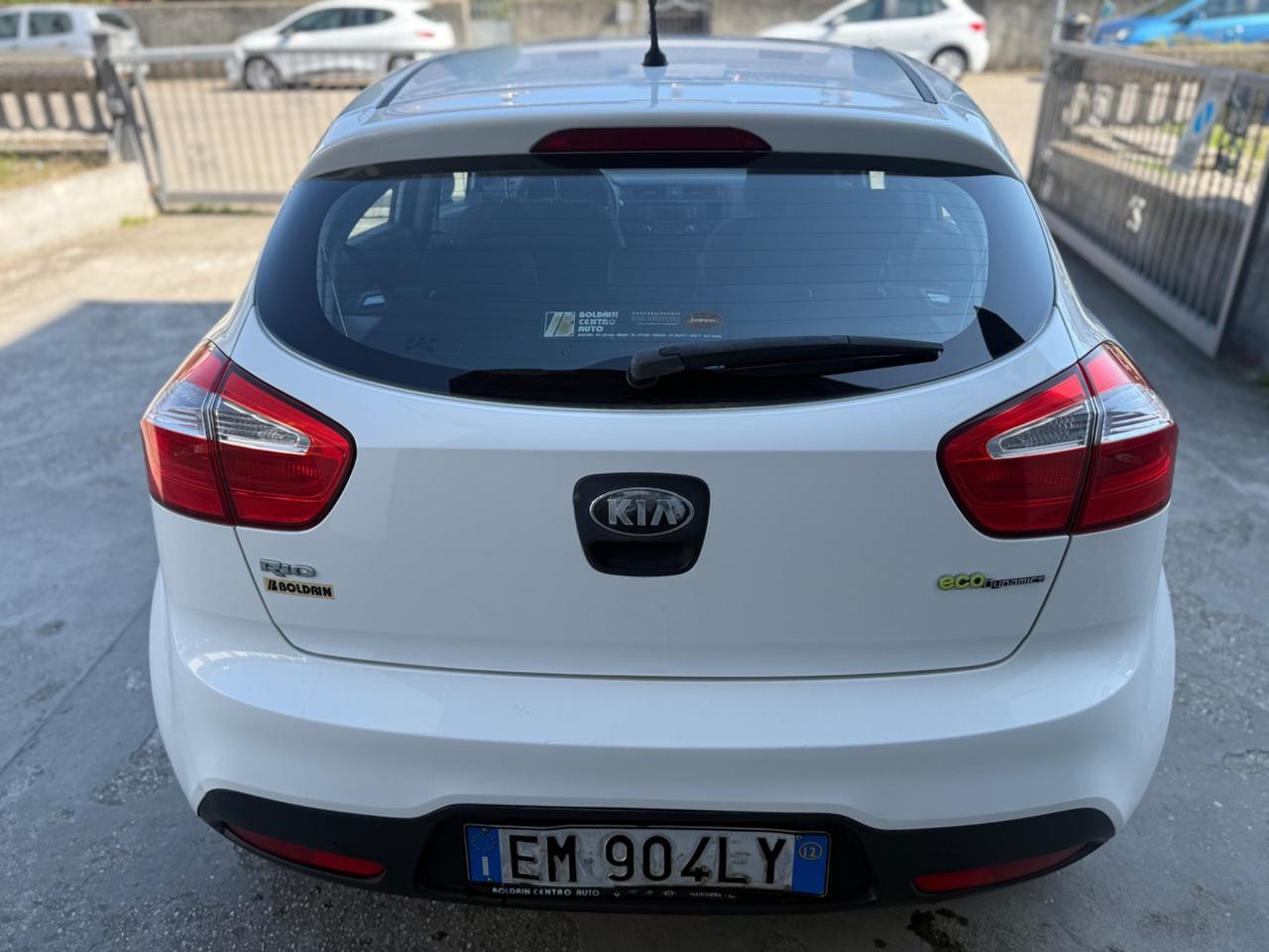 Kia Rio 1.1 CRDi 6 Marce NEOPAT. 2012 UNICO PROP.