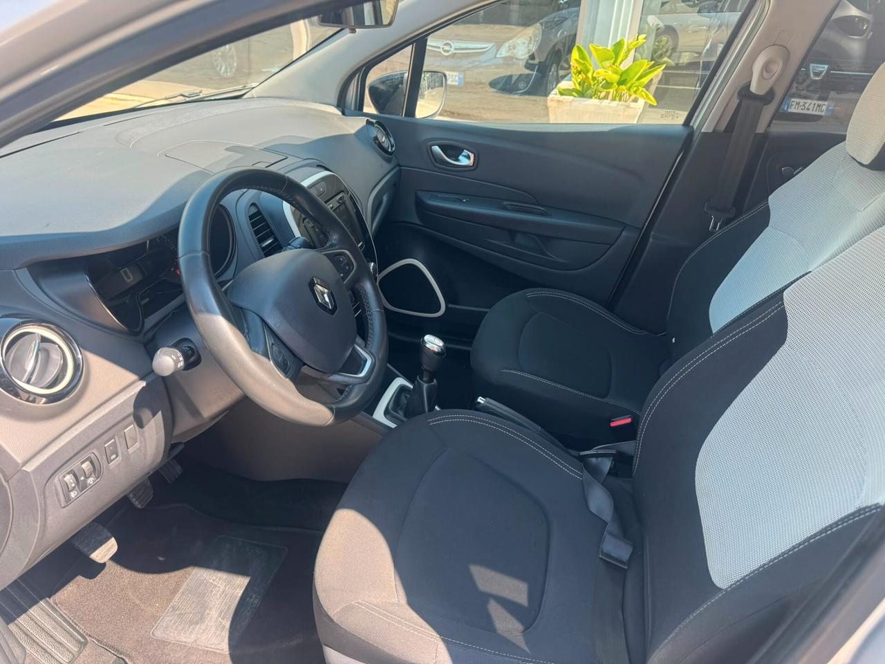 Renault Captur dCi 8V 90 CV EDC Sport Edition