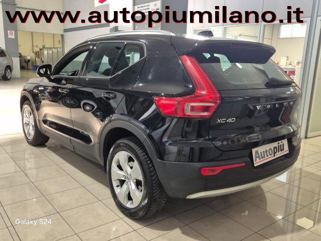 VOLVO XC40 T2 Geartronic Momentum Pro