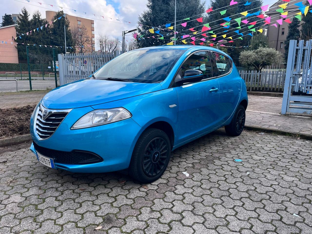 Lancia Ypsilon 0.9 TwinAir 85 CV Elefan/Blu-2013