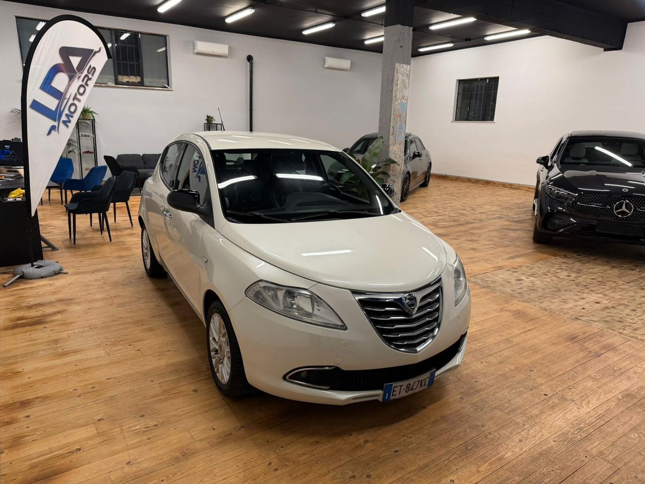 Lancia Ypsilon 0.9 TwinAir 85 CV 5 porte S&S DFN Platinum GPL