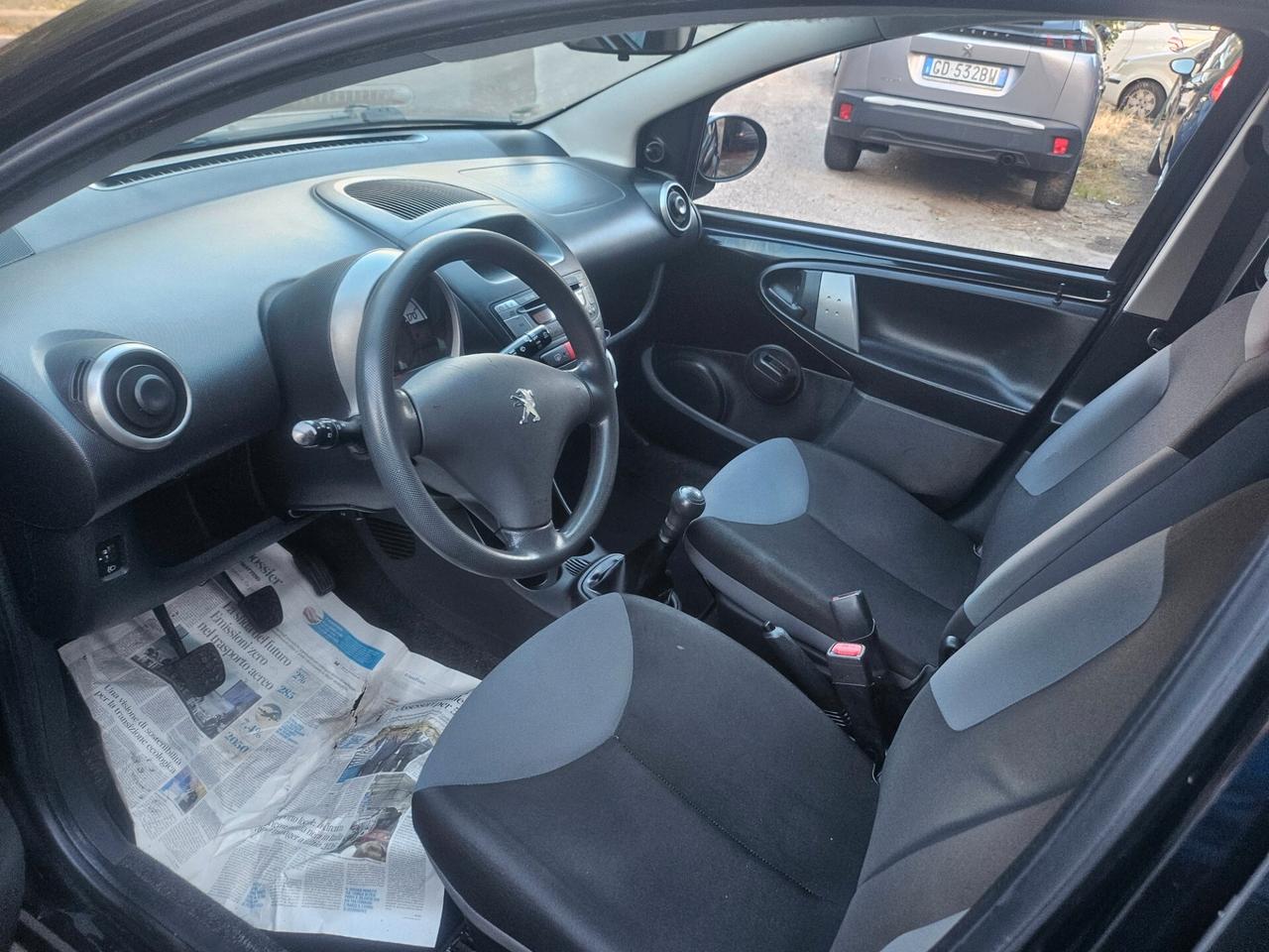 Peugeot 107 1.0 68CV 5p. 112.000km 2012