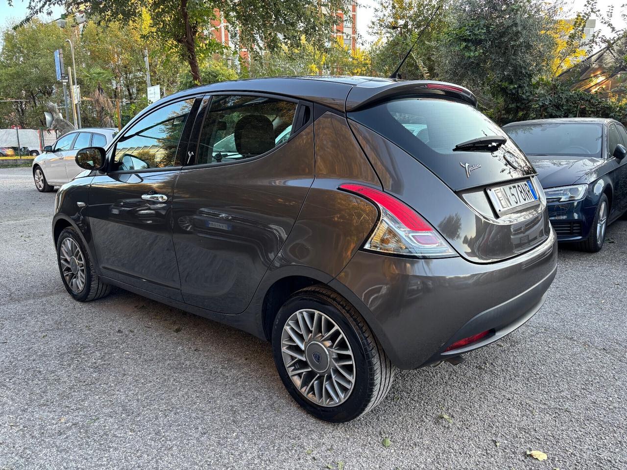 Lancia Ypsilon 1.3 MJT 5 porte OK Neopatentati