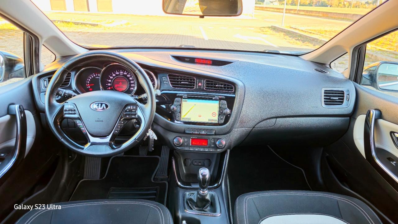 Kia Ceed full optional navi/ retrocamera Garanzia 12 mesi ok neopatentati