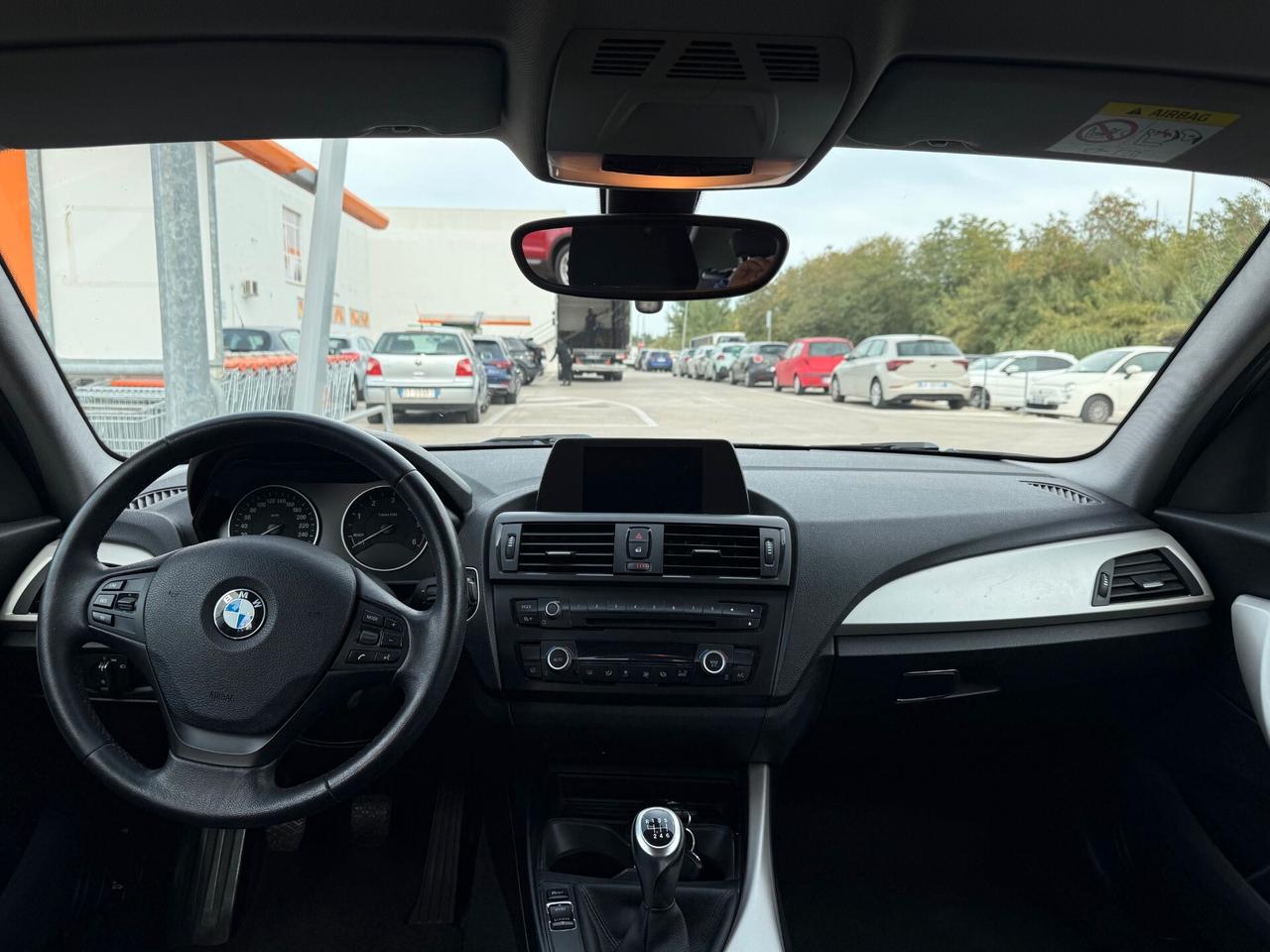 Bmw 118 118d 5p. Unique