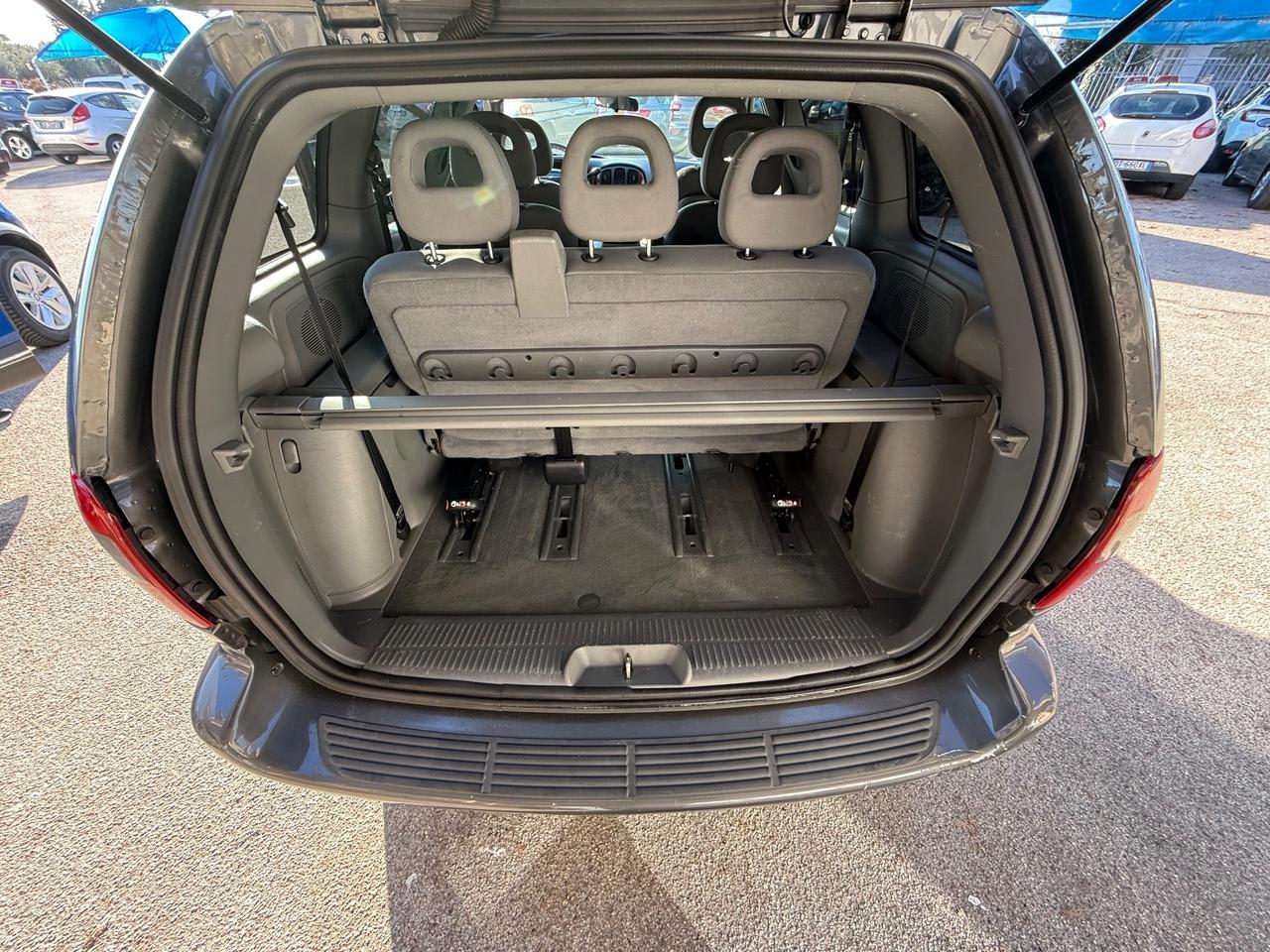 Chrysler Voyager Grand 2.8 CRD cat Limited Auto