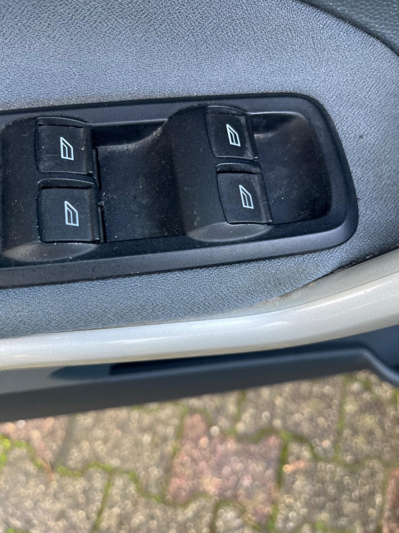 Ford Fiesta 1.2 BENZINA Titanium