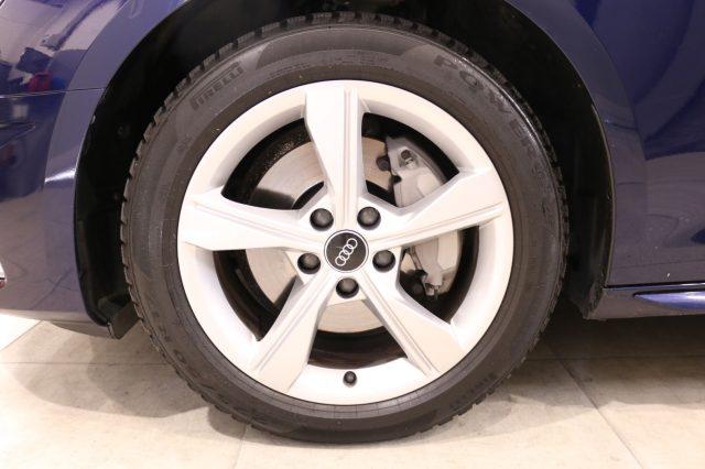 AUDI A4 40 TDI quattro S tronic Business Advanced
