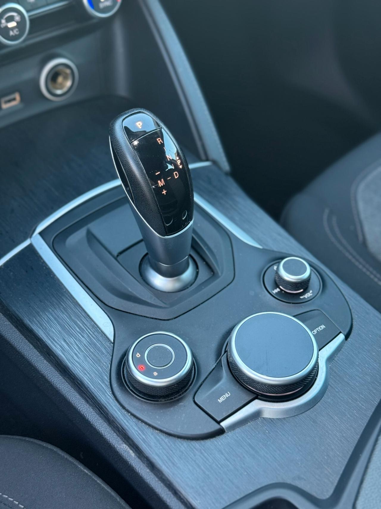 Alfa Romeo Stelvio 2.2 Turbodiesel 190 CV AT8 Q4 Business-MOTORE REVISIONATO-
