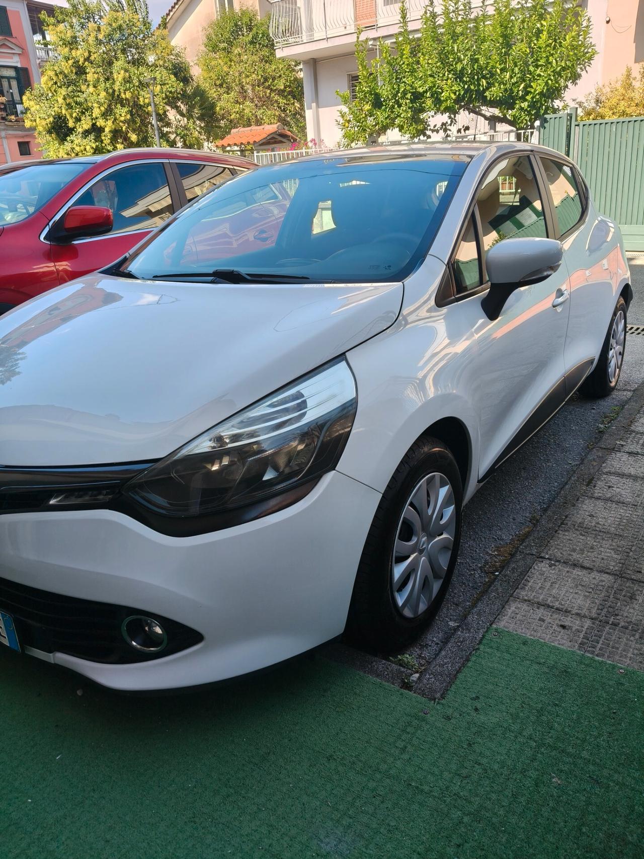 Renault Clio 1.5 DCI 75CV FULL OPTIONAL 2015