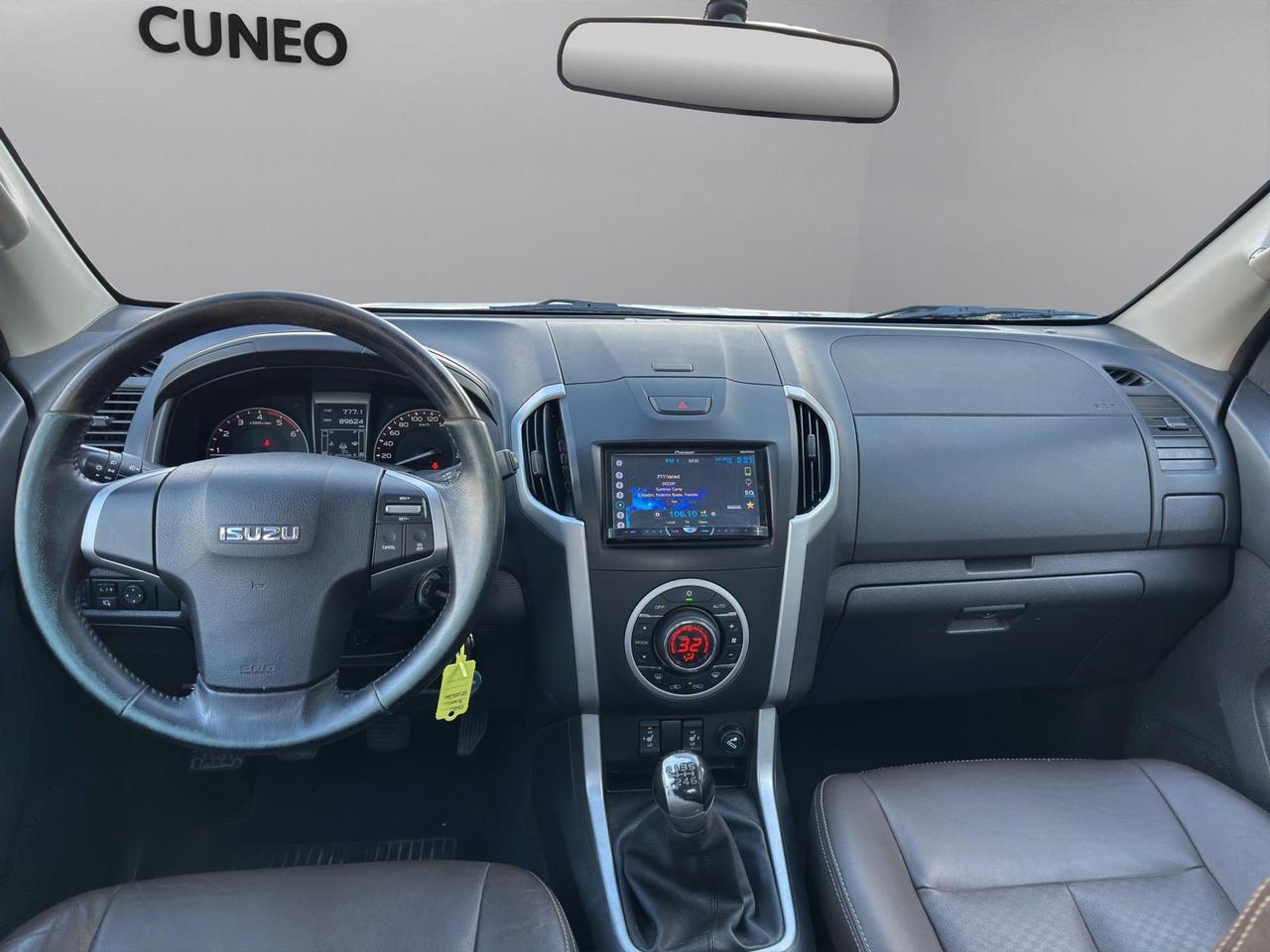 Isuzu D-Max 2.5 td crew Solar 4x4