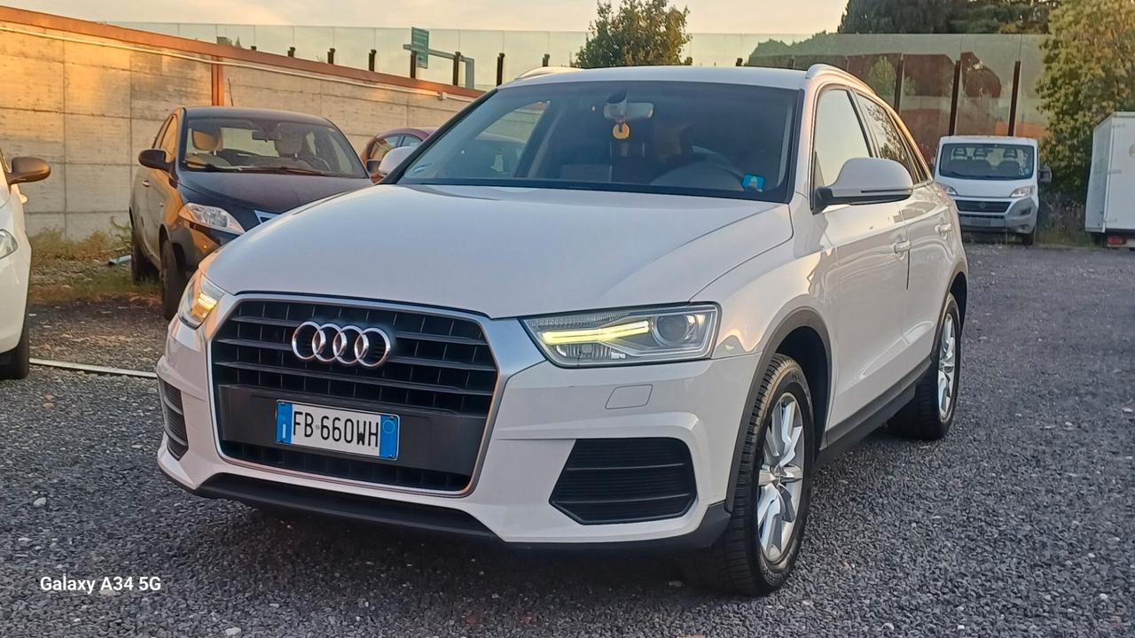 Audi Q3 2.0 TDI 150 CV S Line Esterno