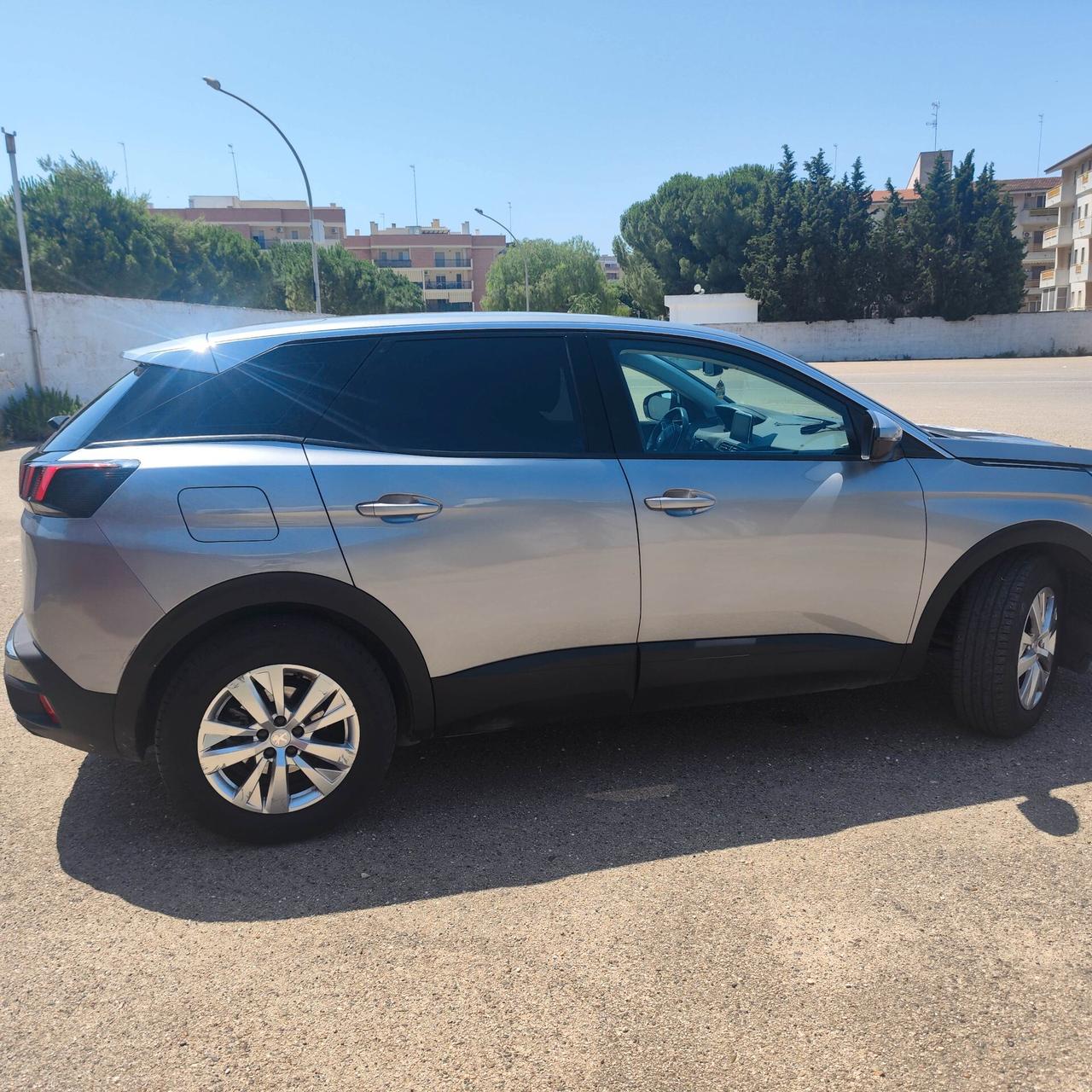 Peugeot 3008 BlueHDi 130 S&S EAT8 (12 mesi di garanzia)