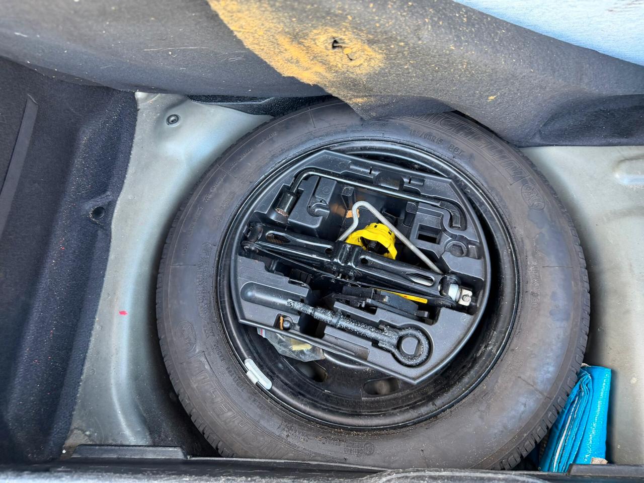 Peugeot 208 1.4 HDi 68 CV 5 porte Allure