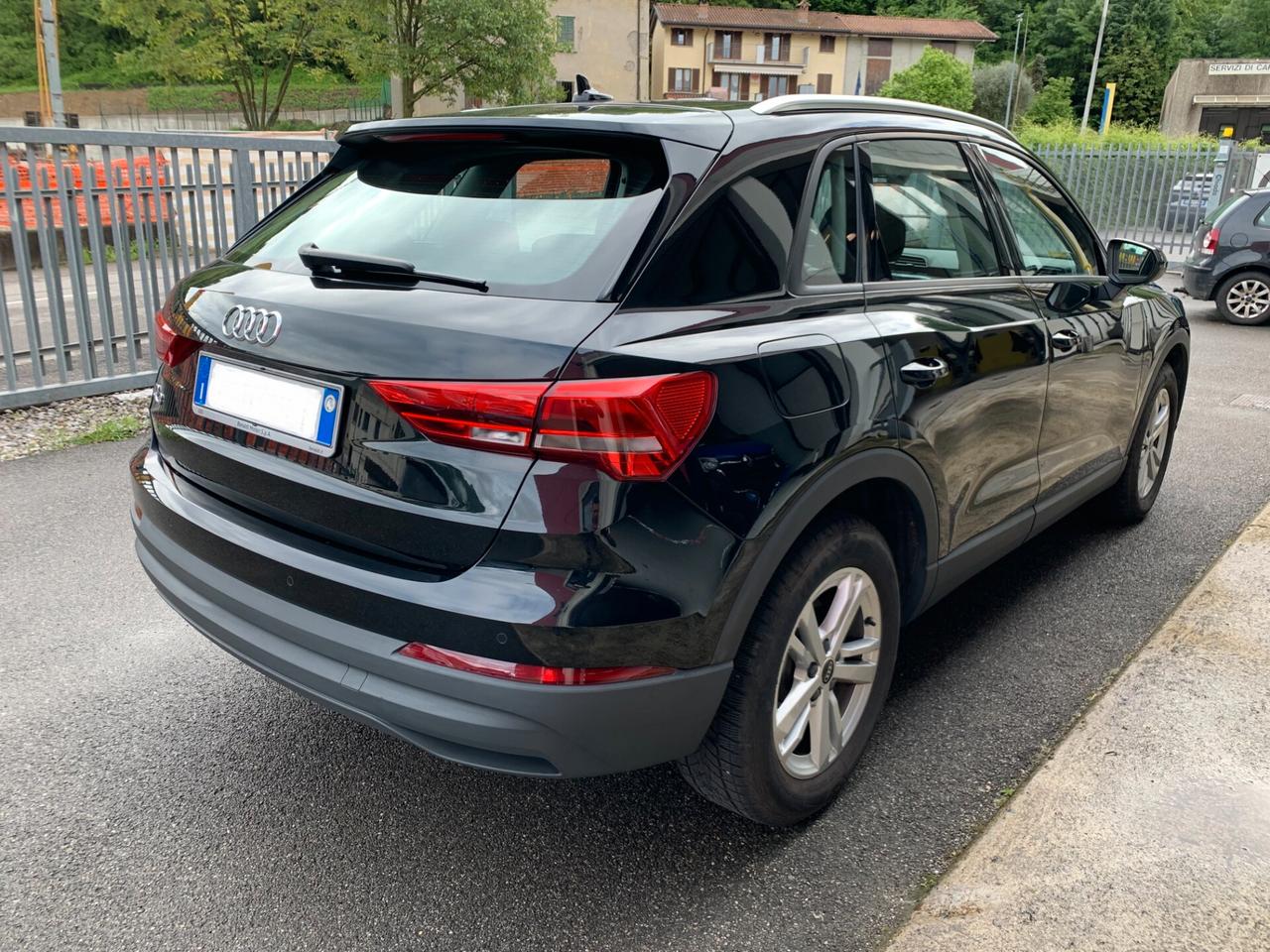 Audi Q3 35 TFSI S tronic Business