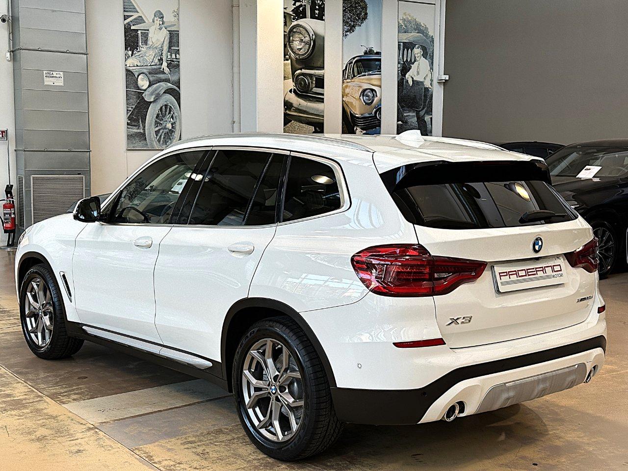 BMW X3 xdrive20d xLine-LED-19"-Telecamera-Navi PRO