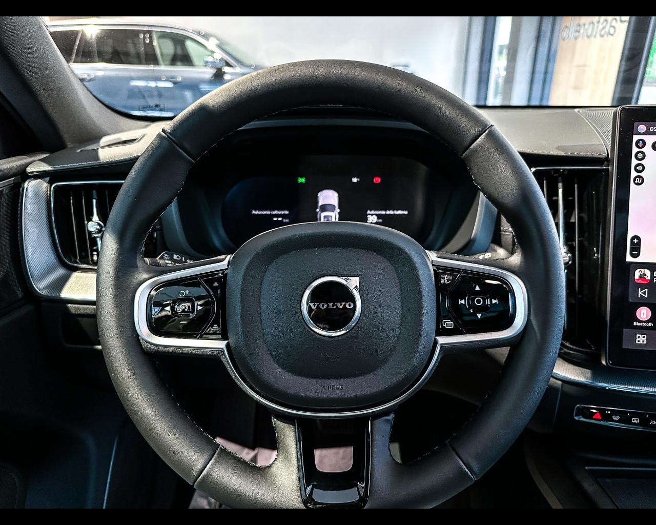 VOLVO XC60 Ultra Black Edition T6 AWD AUT