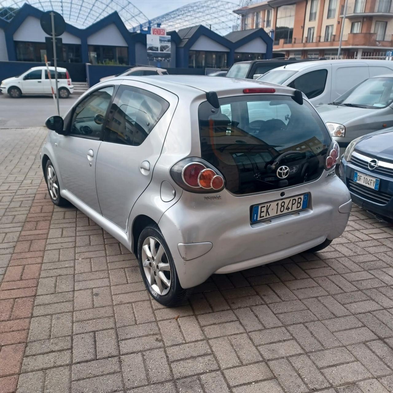 135.048 KM AYGO 1.0 NEOPATENTATI AUTOMATICA