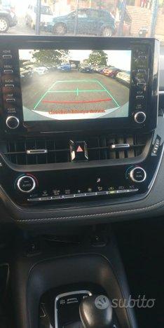 TOYOTA COROLLA HBRID 98cv NEO PATENTATI APPLE CAR PLAY BLUETOOTH CRUISE CERCHI MULTIFUNZIONE