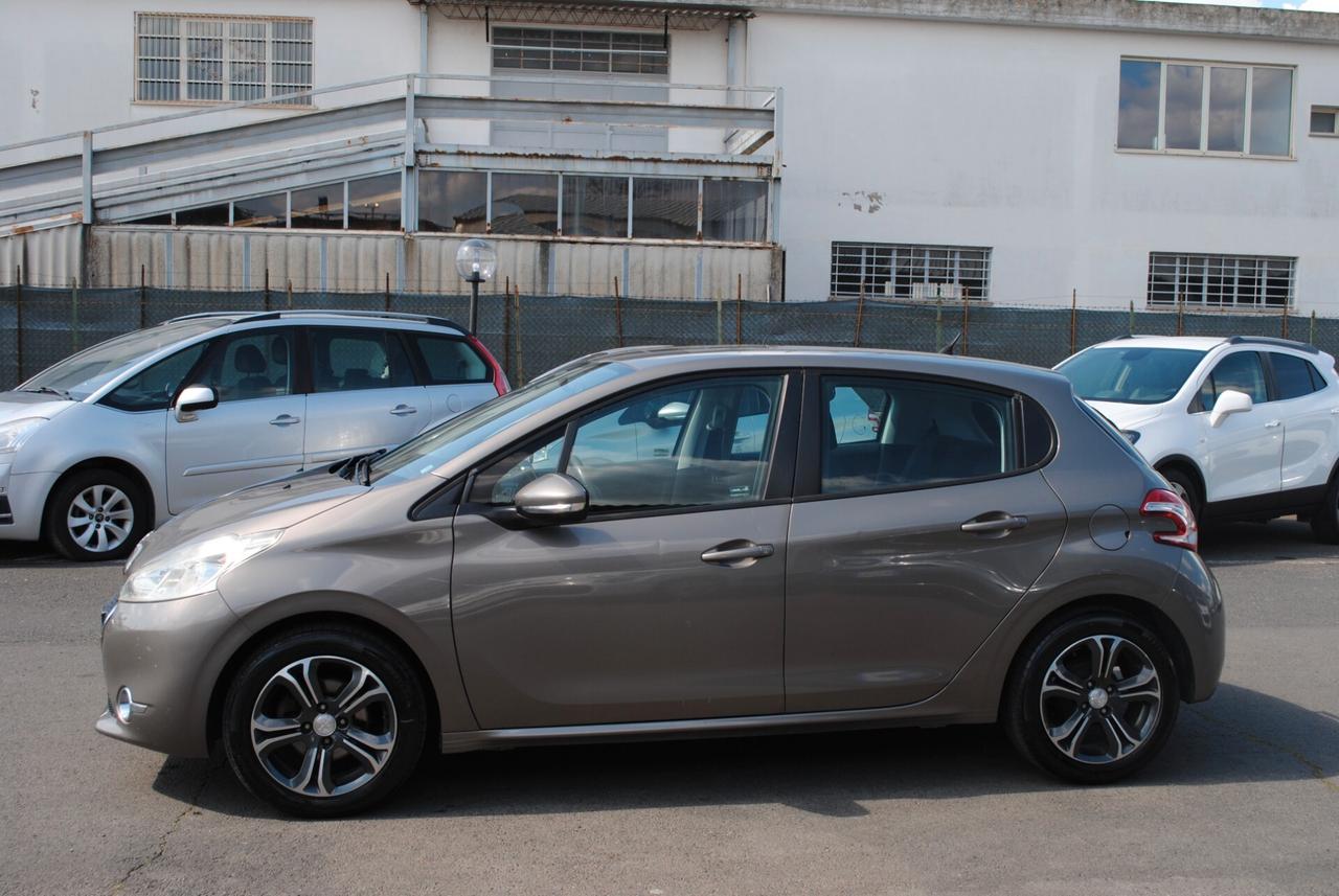 PEUGEOT 208 1.4 HDI 68 CV OK NEOPATENTATI