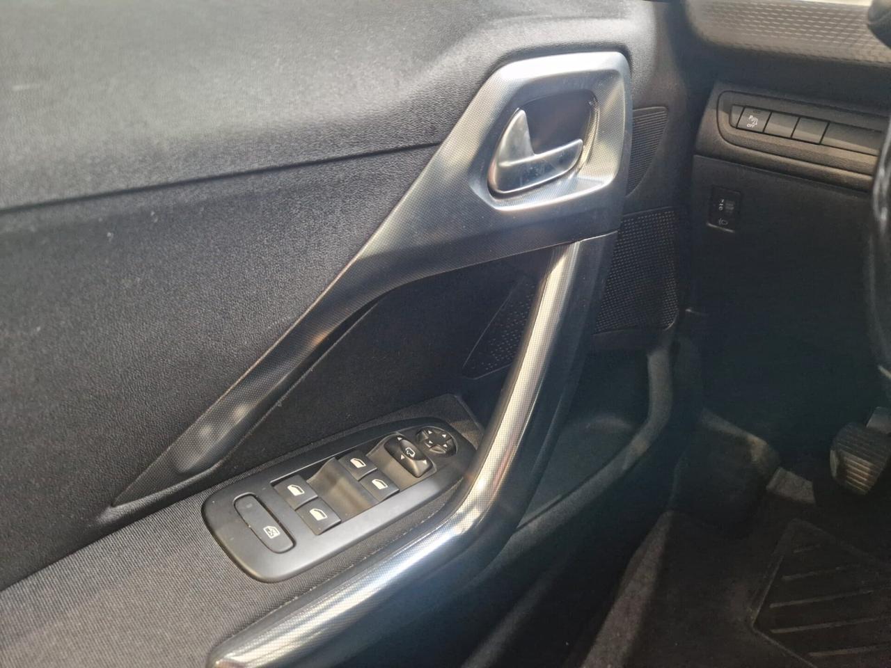 Peugeot 2008 BlueHDi 100 Allure