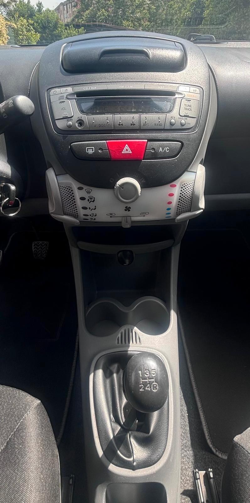 Toyota Aygo 1.0 12V VVT-i 5 porte Now Connect