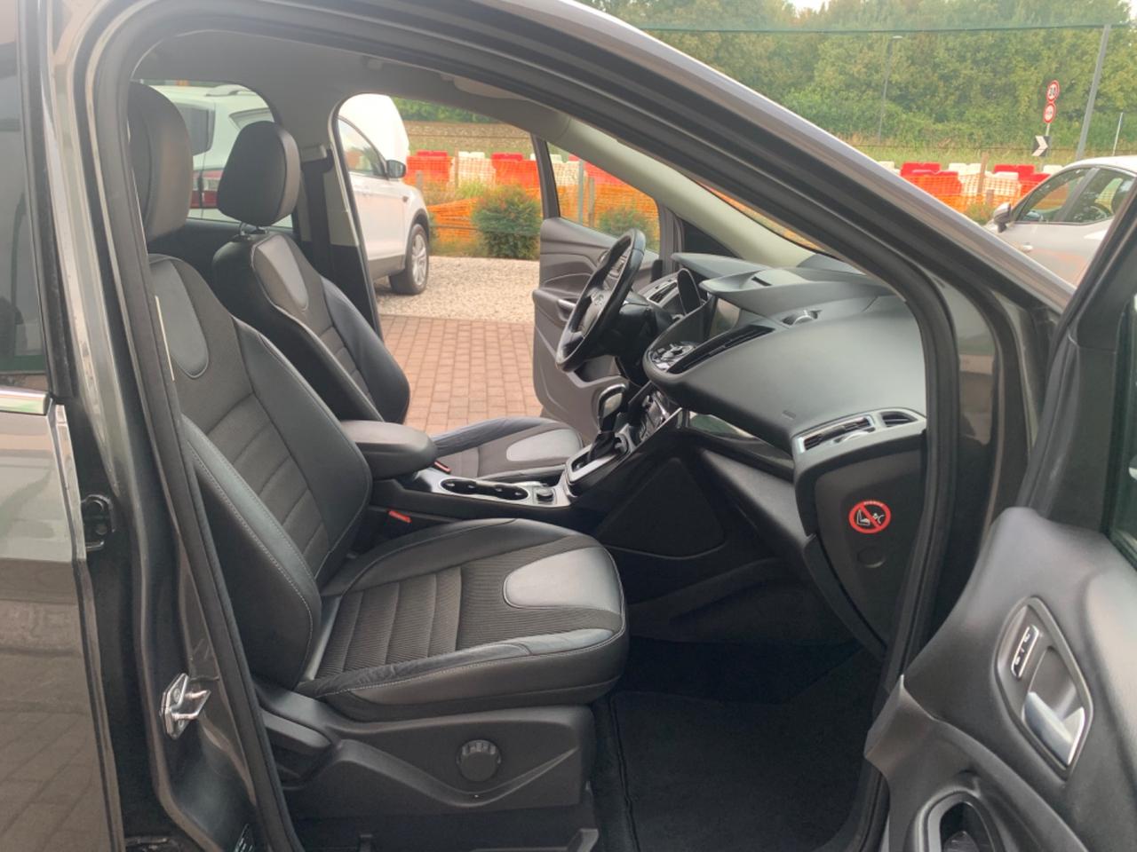 Ford Kuga 2.0 TDCI 150 CV S&S 4WD Powershift Titanium Business