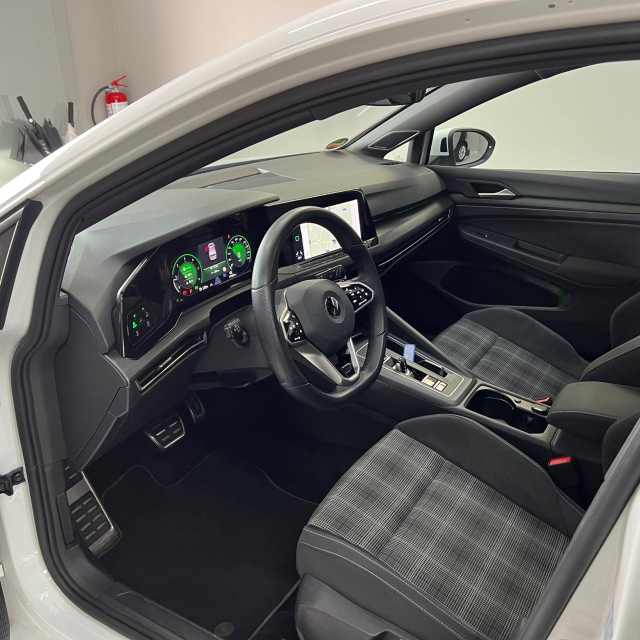 Volkswagen Golf GTD 2.0 TDI DSG 200CV TETTO HARMAN-KARDON