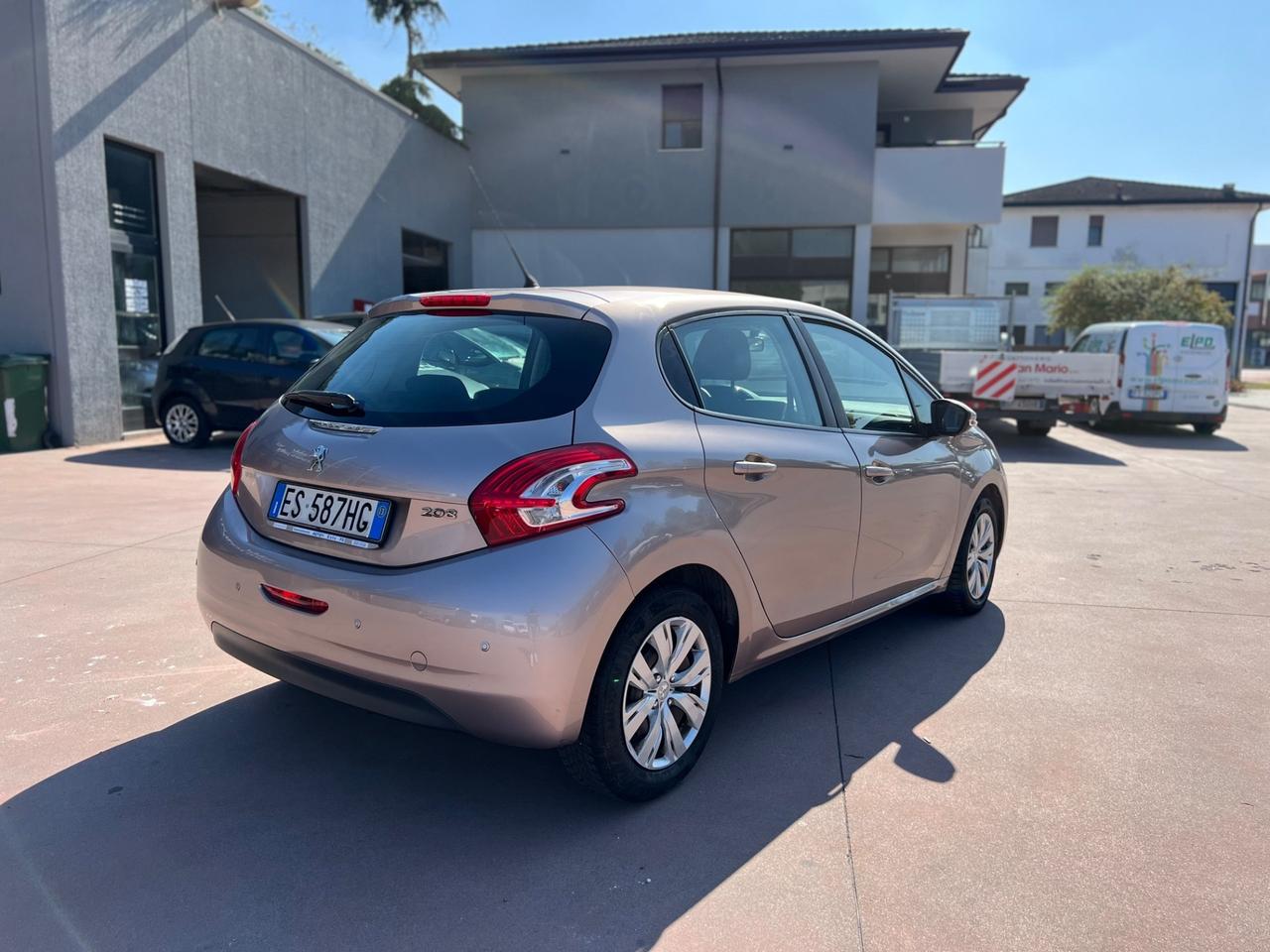 Peugeot 208 1.4 HDi 68 CV 5 porte Active